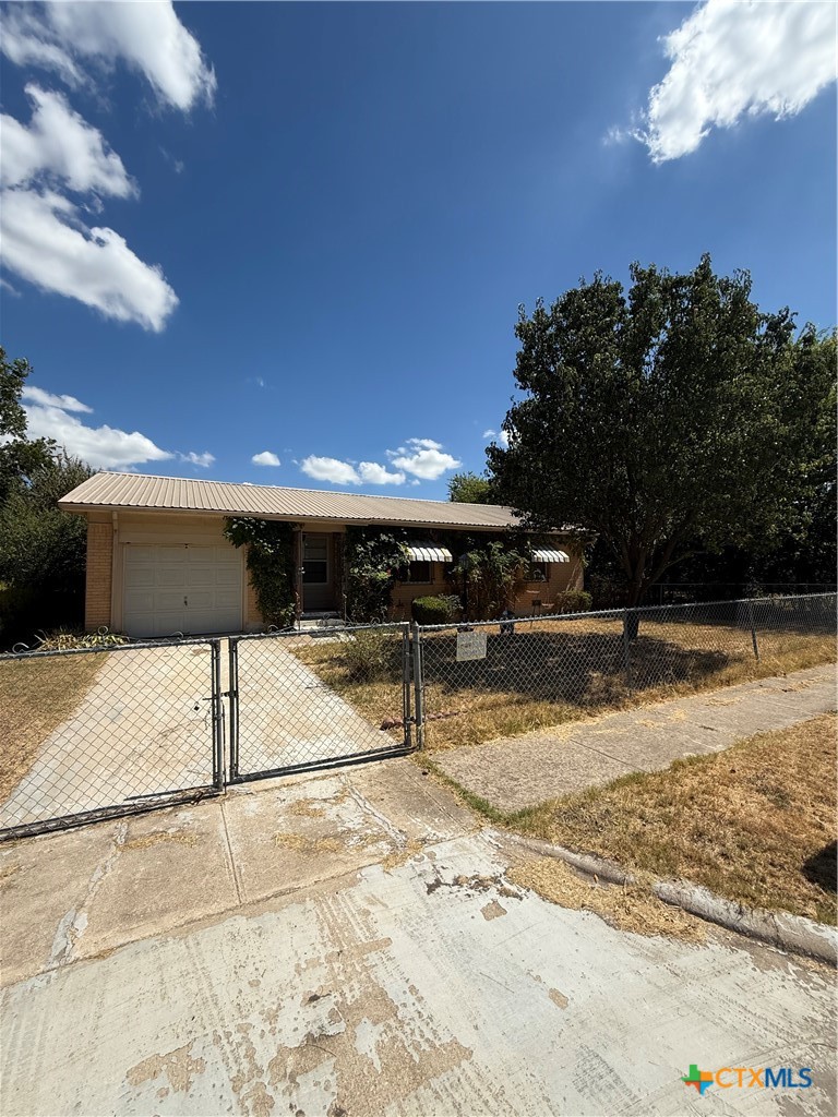 711 S 3rd Street Property Photo 1