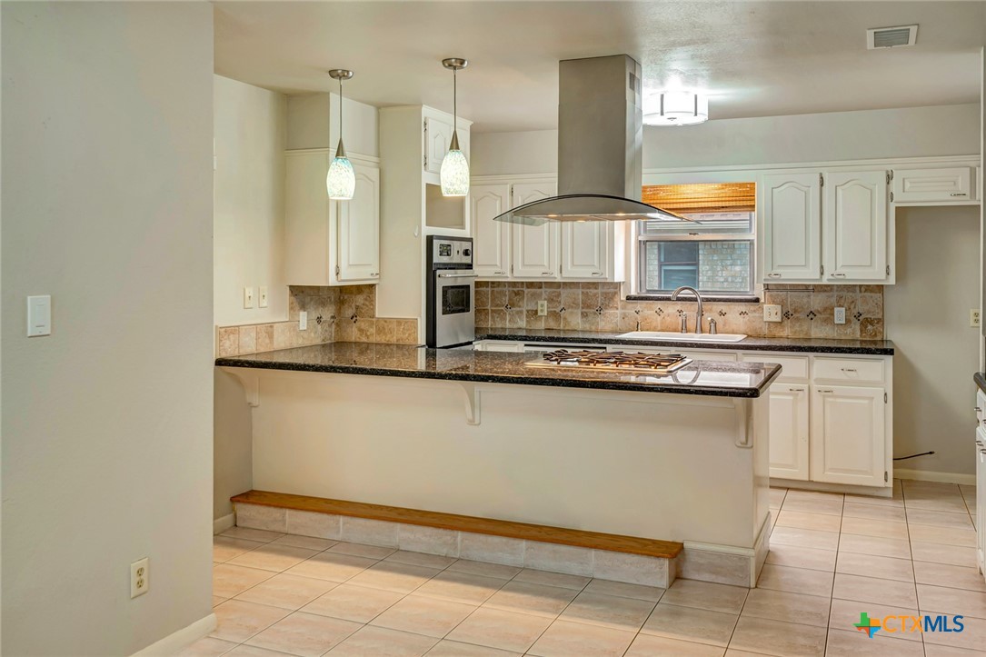 607 Bedivere Drive Property Photo 3