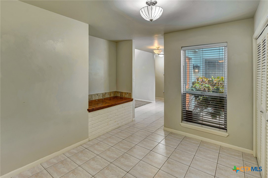 607 Bedivere Drive Property Photo 6