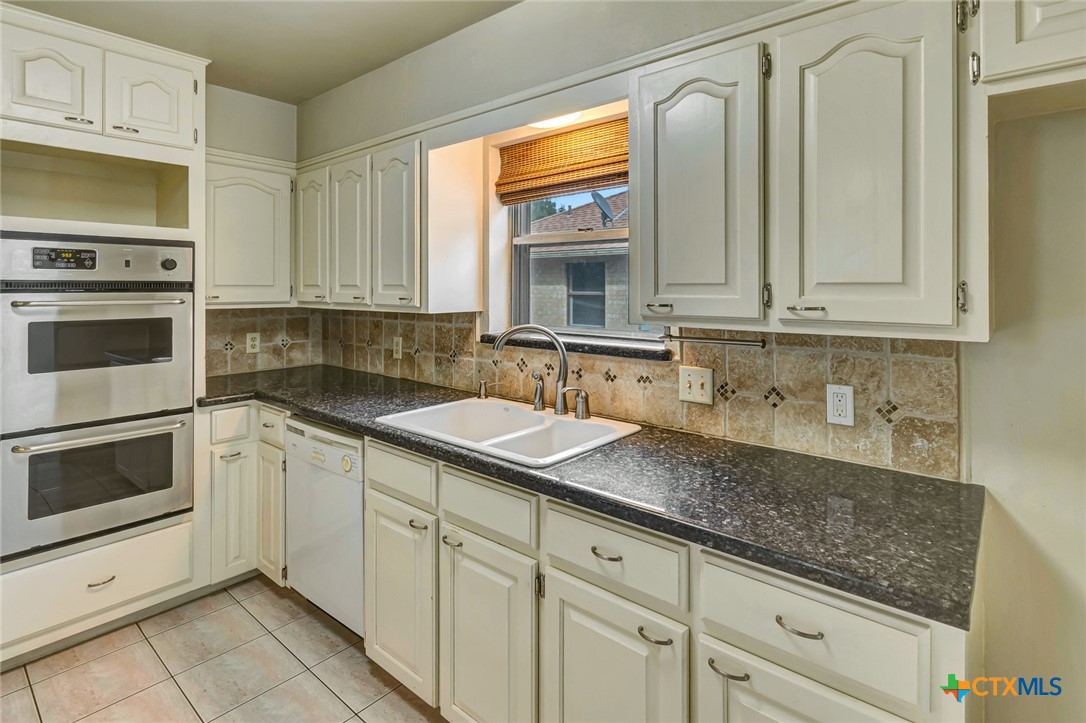 607 Bedivere Drive Property Photo 13