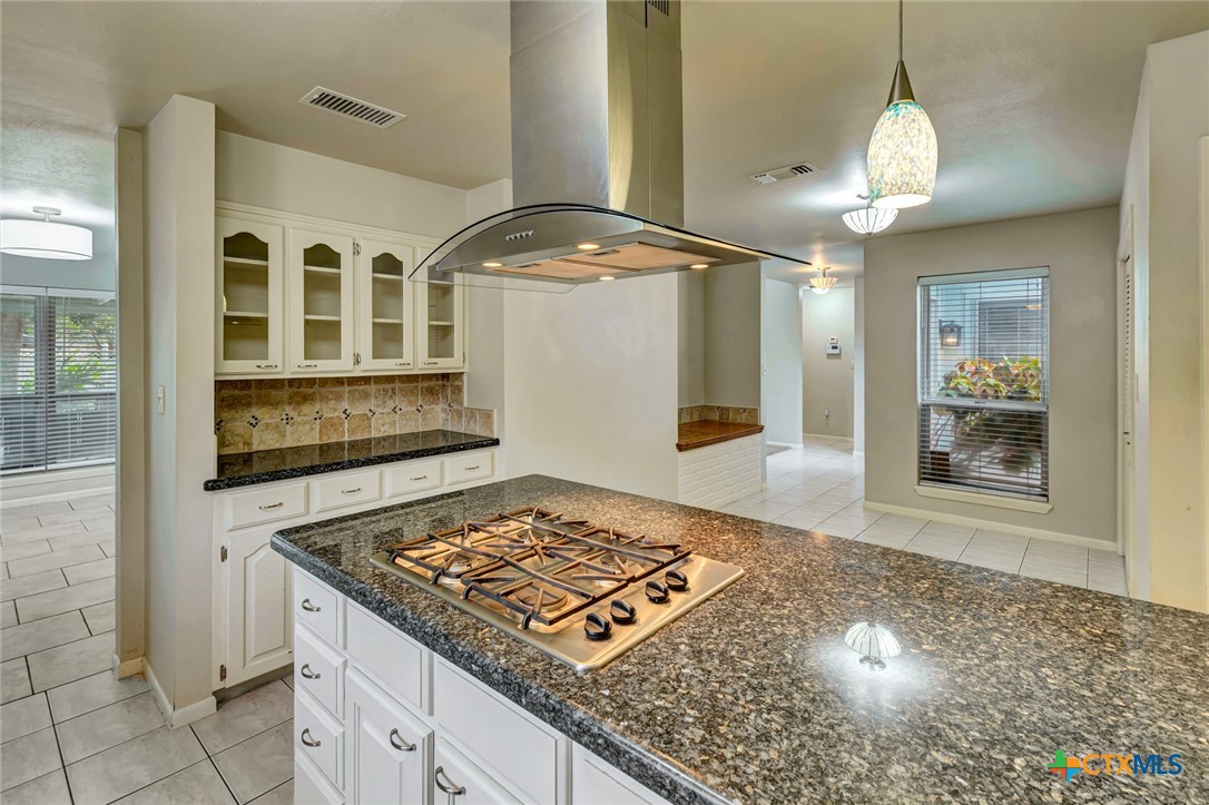 607 Bedivere Drive Property Photo 14