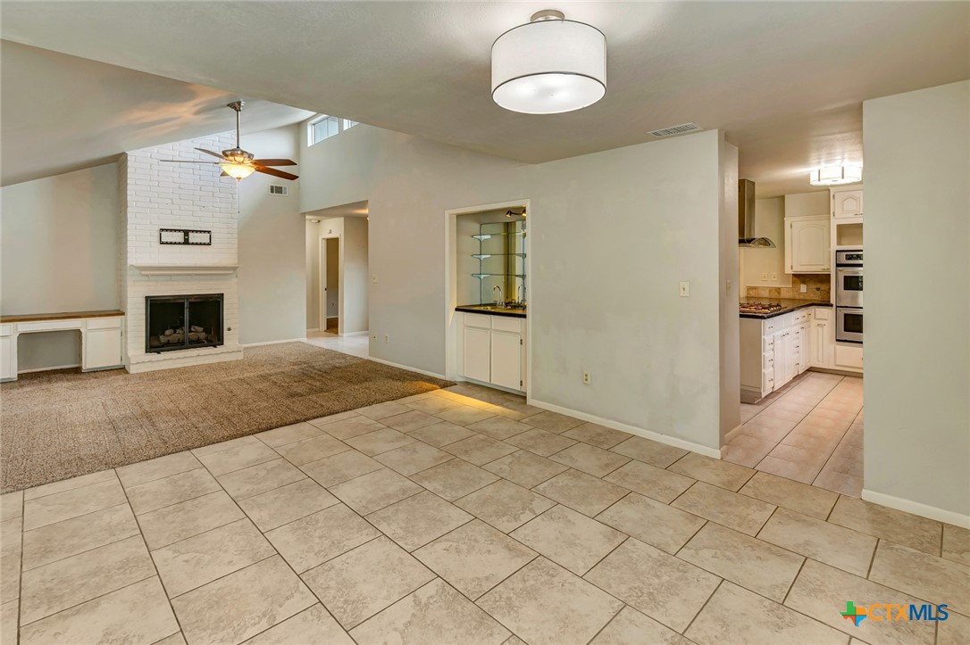 607 Bedivere Drive Property Photo 16
