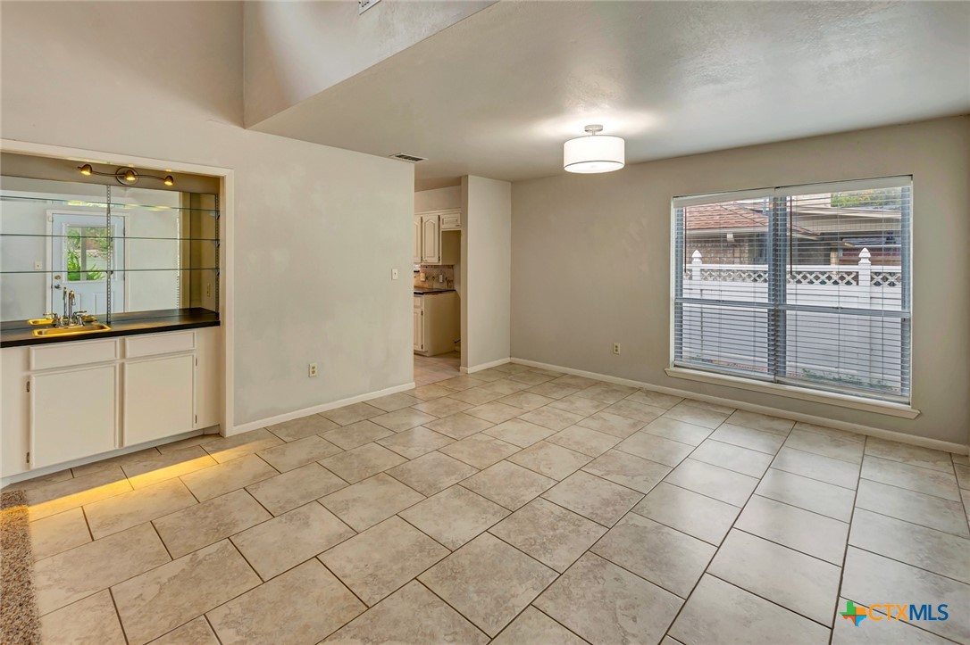 607 Bedivere Drive Property Photo 17