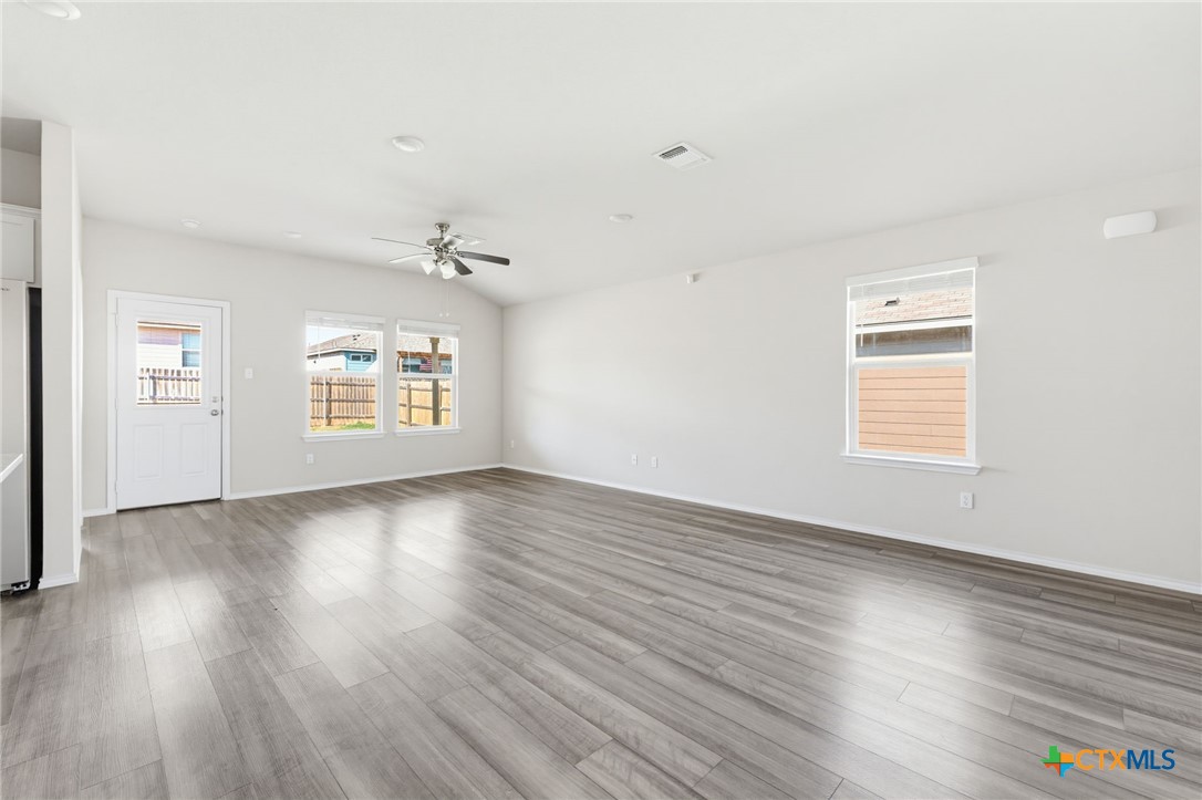 8806 Brahma Plains Road Property Photo 3