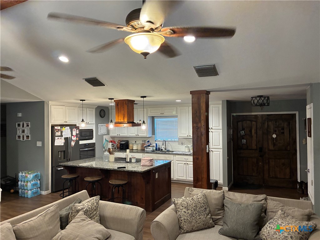 1024 Fm 1145 Property Photo 2