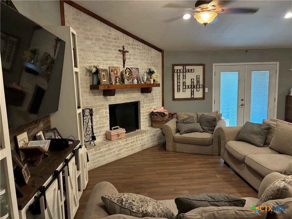 1024 Fm 1145 Property Photo 4