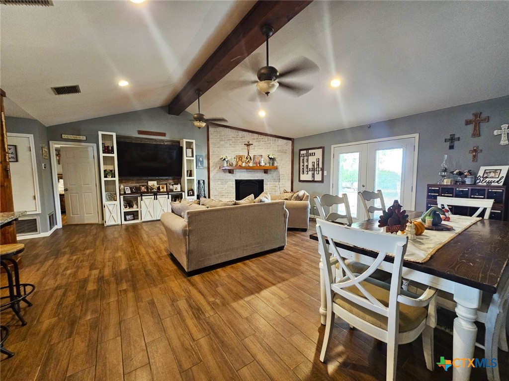 1024 Fm 1145 Property Photo 4