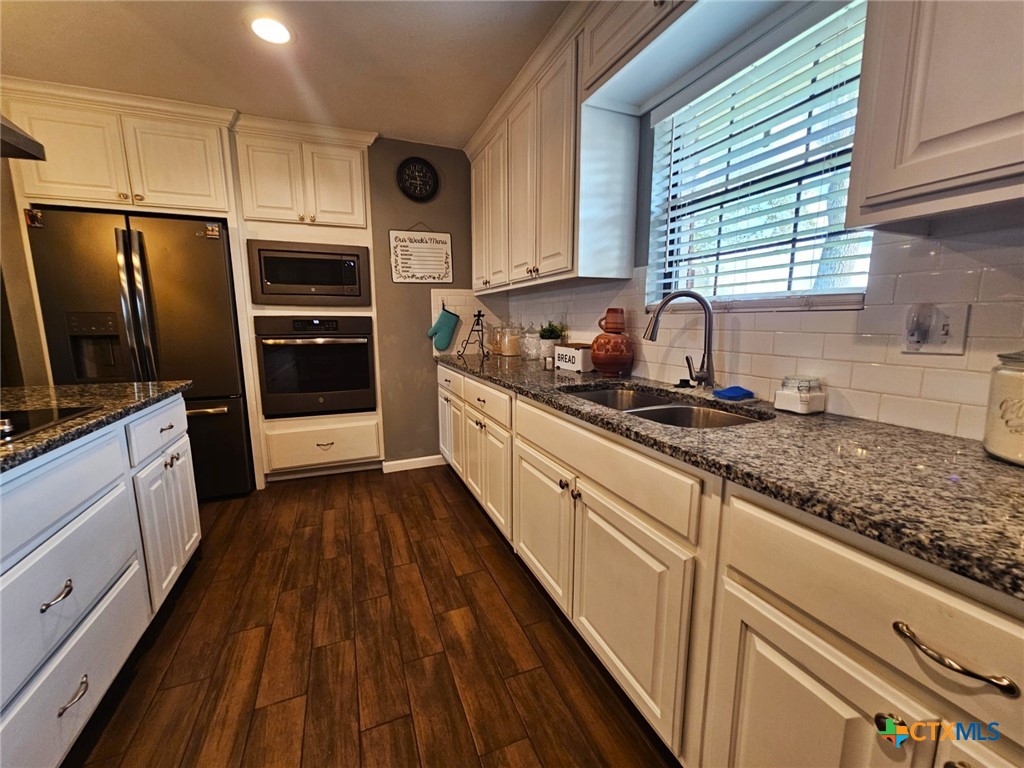 1024 Fm 1145 Property Photo 6