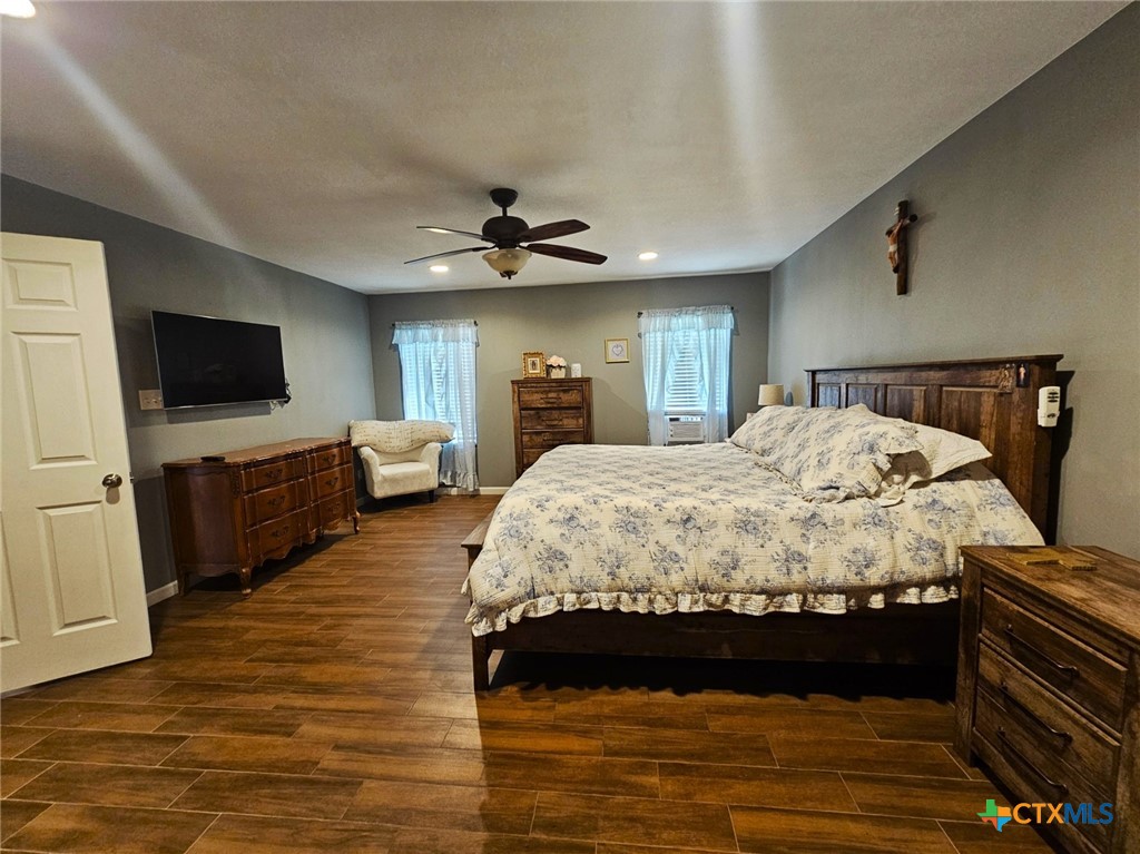 1024 Fm 1145 Property Photo 21