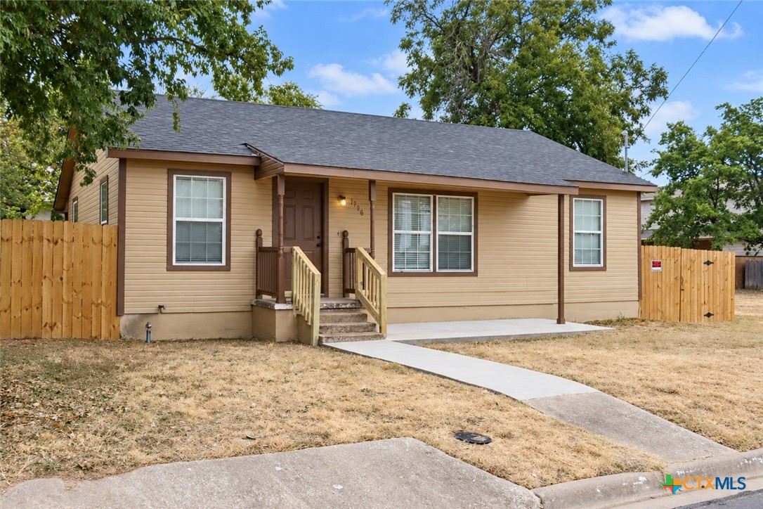 1310 N College Street Property Photo 2