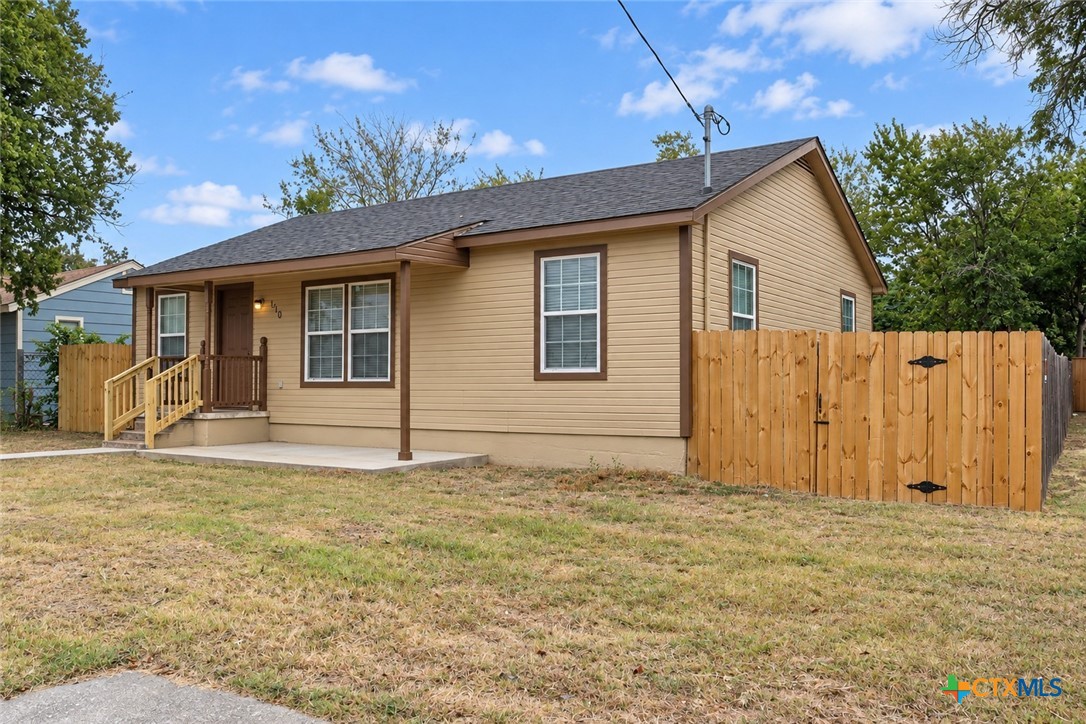 1310 N College Street Property Photo 3