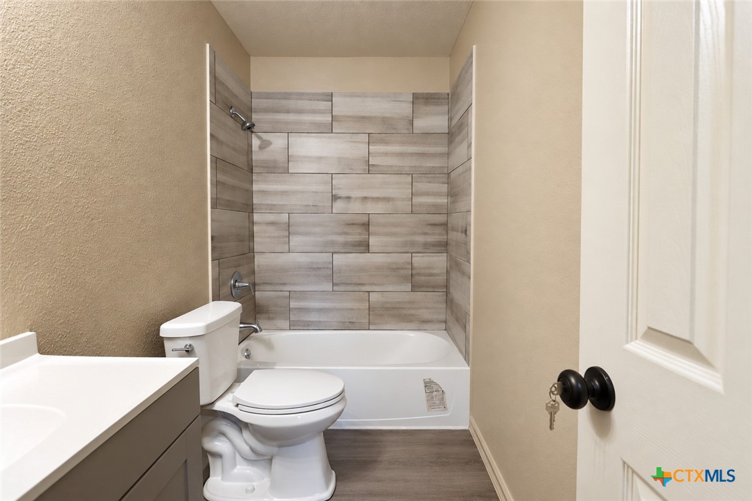 1310 N College Street Property Photo 17