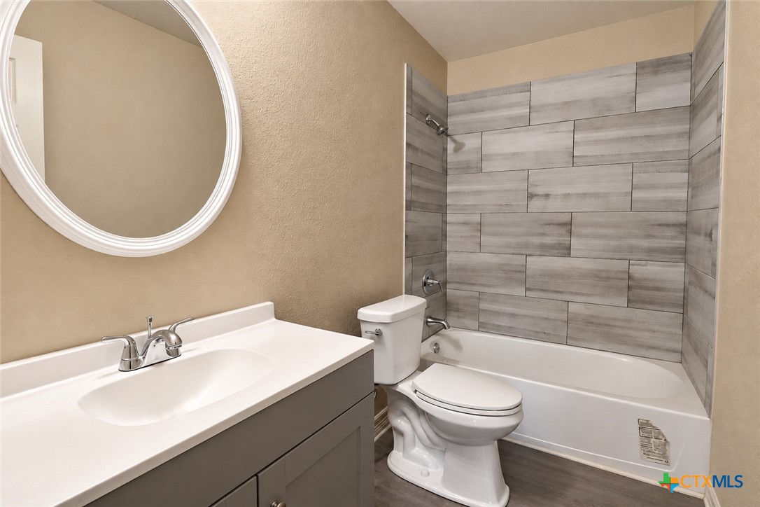 1310 N College Street Property Photo 18