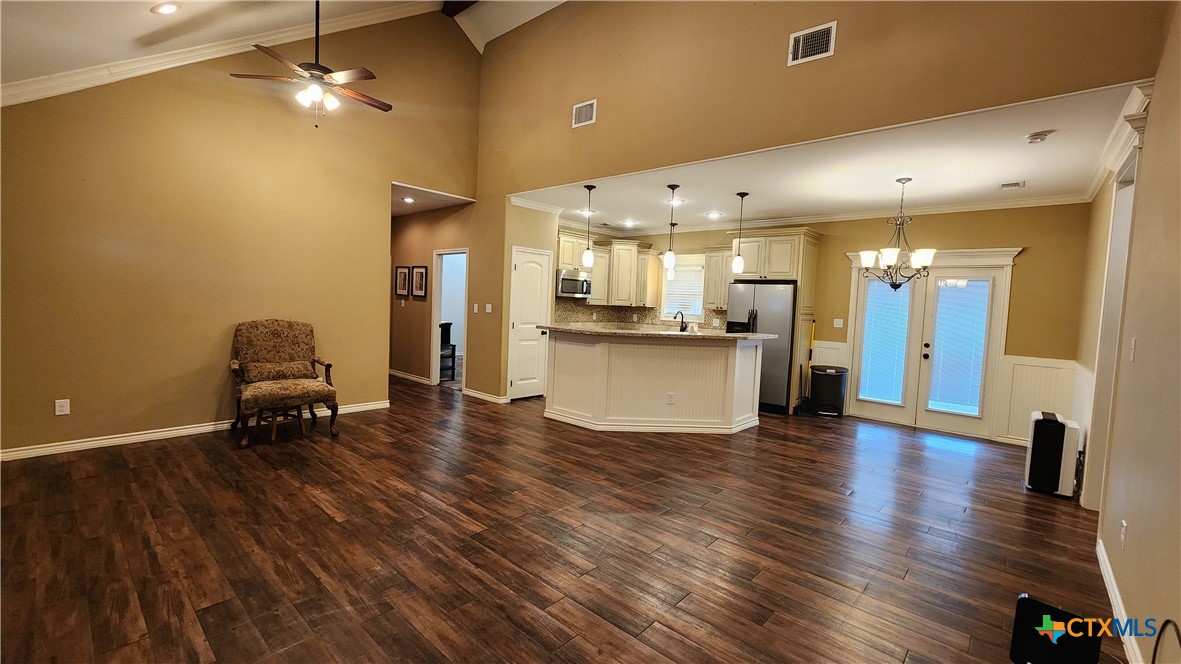 105 Catherine Circle Property Photo 8