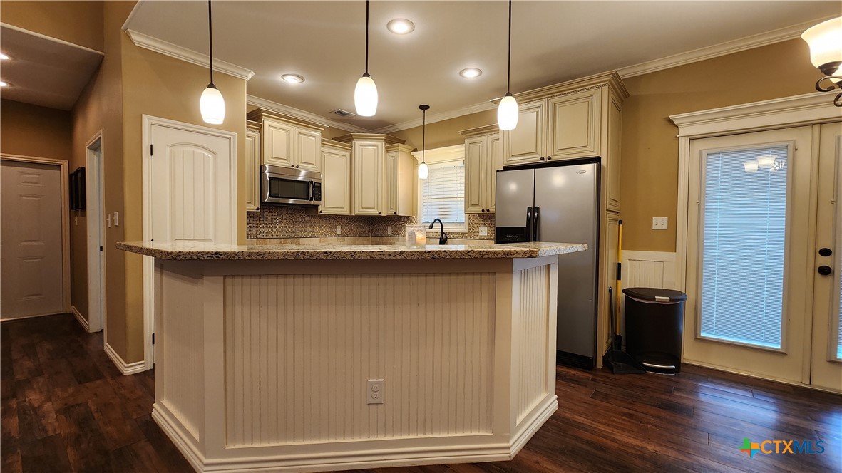 105 Catherine Circle Property Photo 9