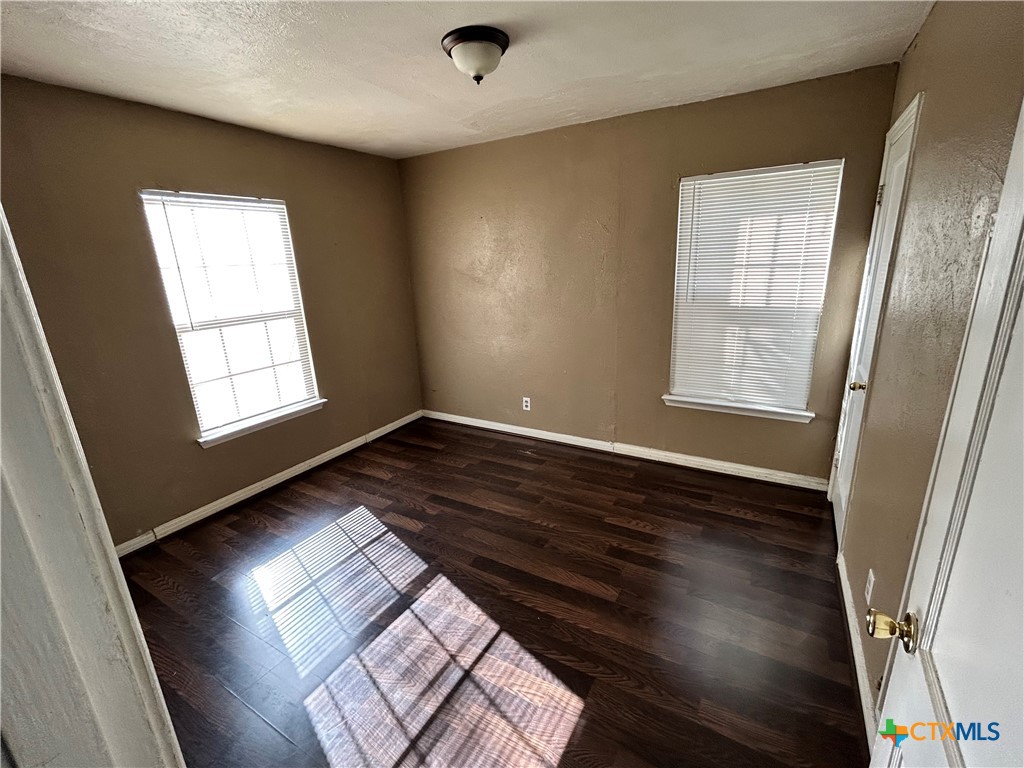 710 /712 Sutton Drive Property Photo 2