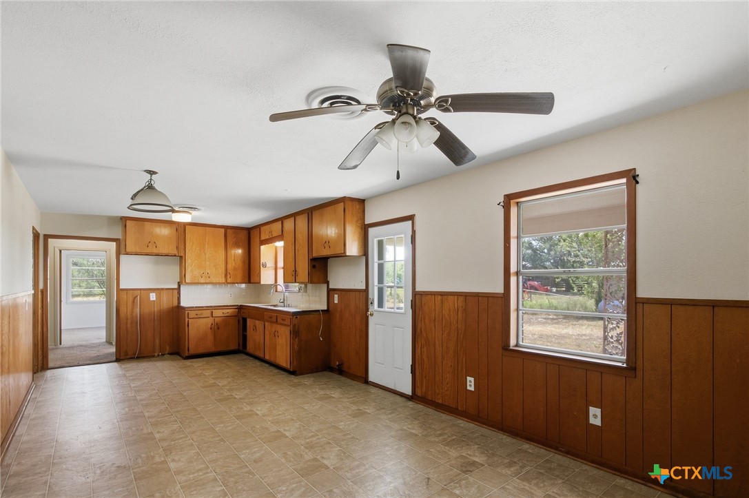 7287 Hanselman Road Property Photo 5