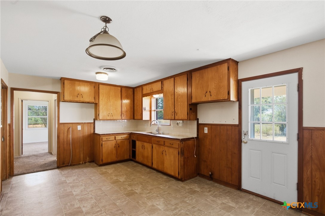 7287 Hanselman Road Property Photo 7
