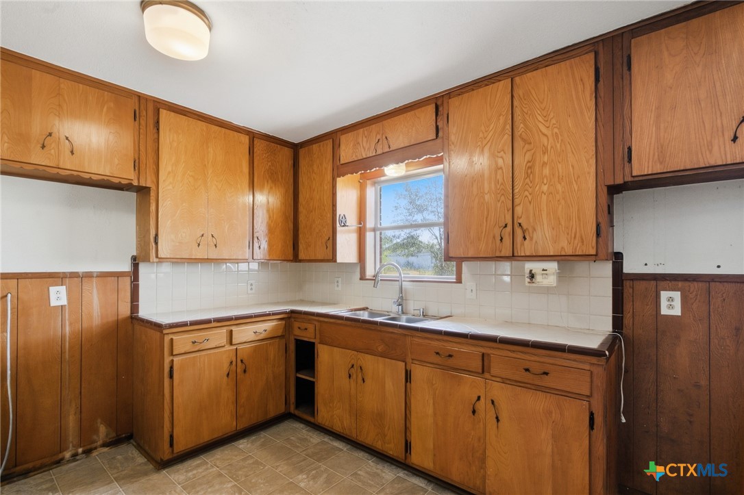 7287 Hanselman Road Property Photo 10