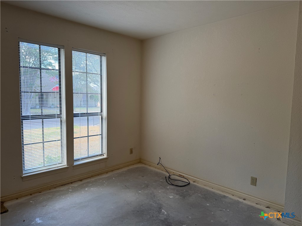 4405 Stagecoach Trail Property Photo 5