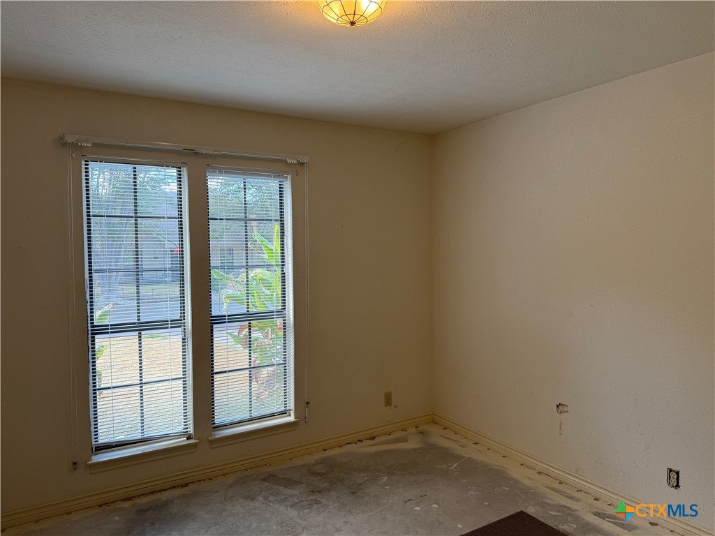 4405 Stagecoach Trail Property Photo 9