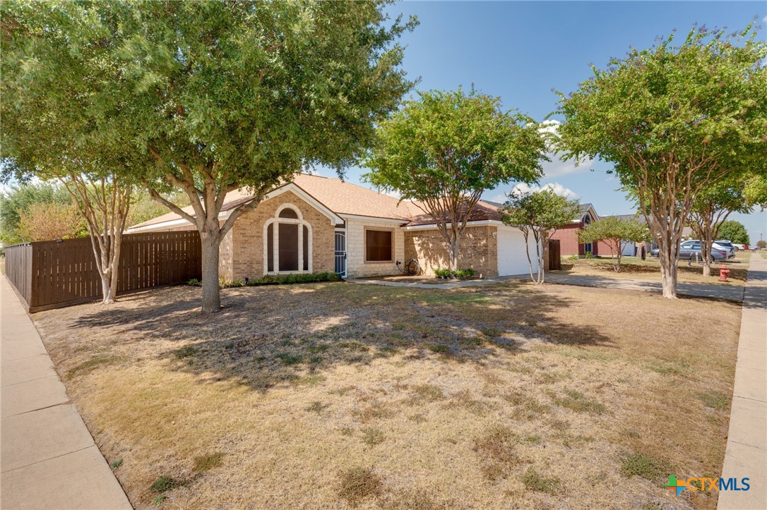 2401 Gail Drive Property Photo 1