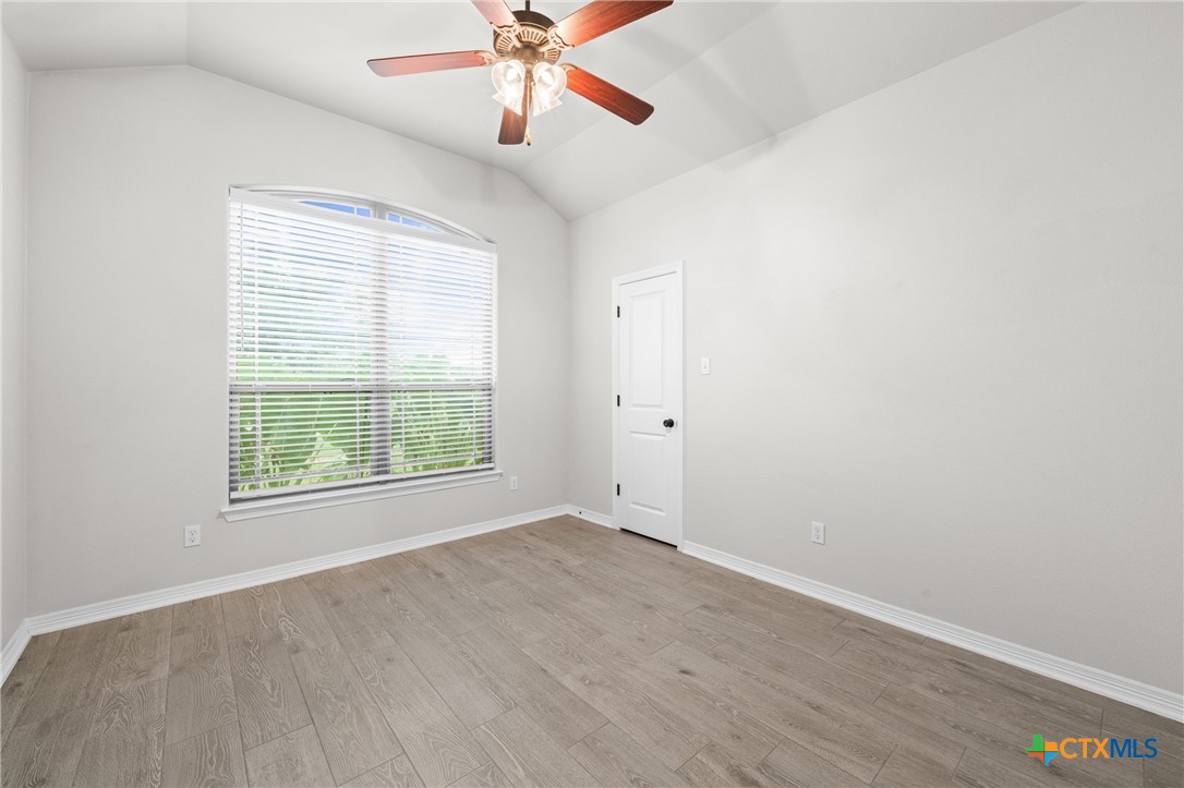 5266 Barzona Drive Property Photo 19