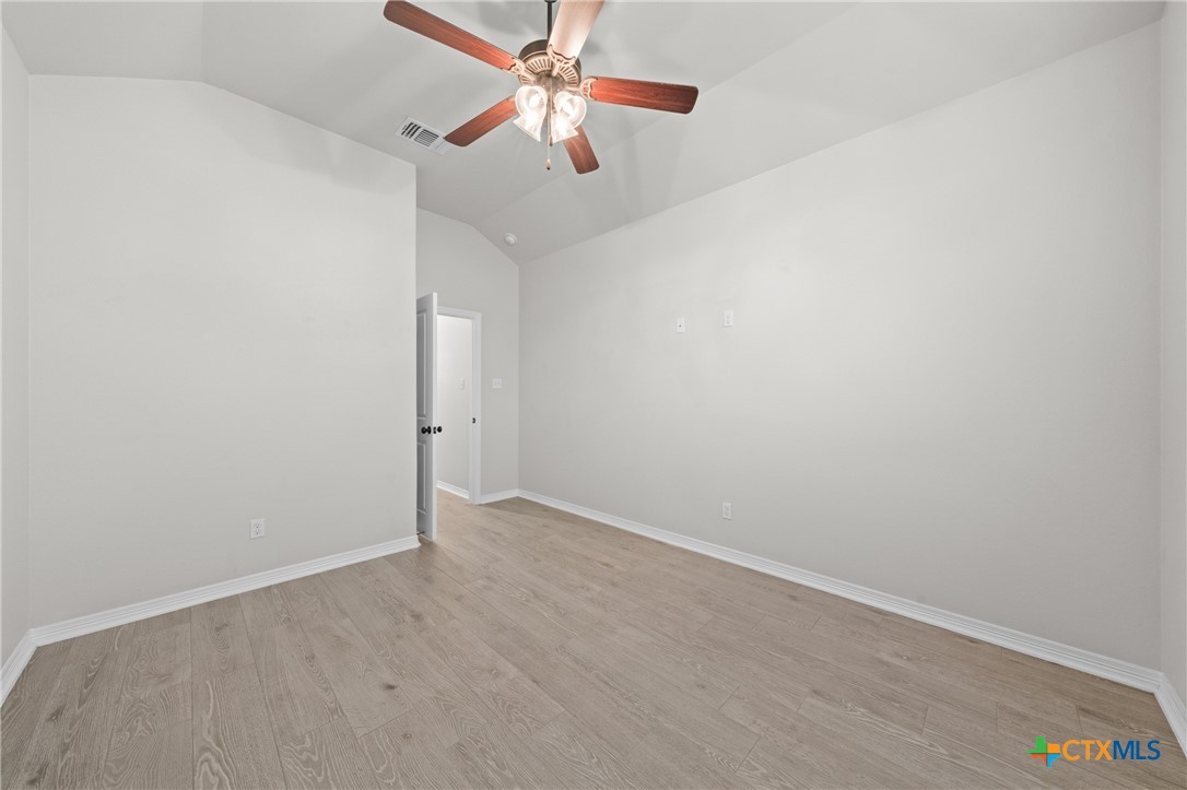 5266 Barzona Drive Property Photo 20