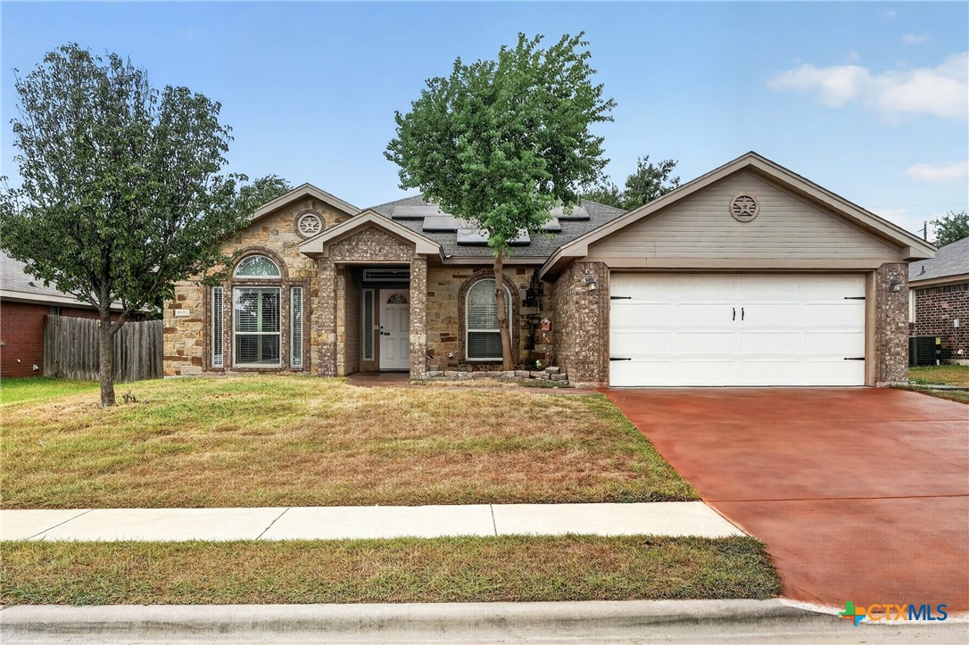 6813 Deorsam Loop Property Photo 2