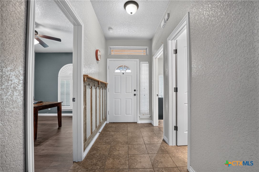 6813 Deorsam Loop Property Photo 12