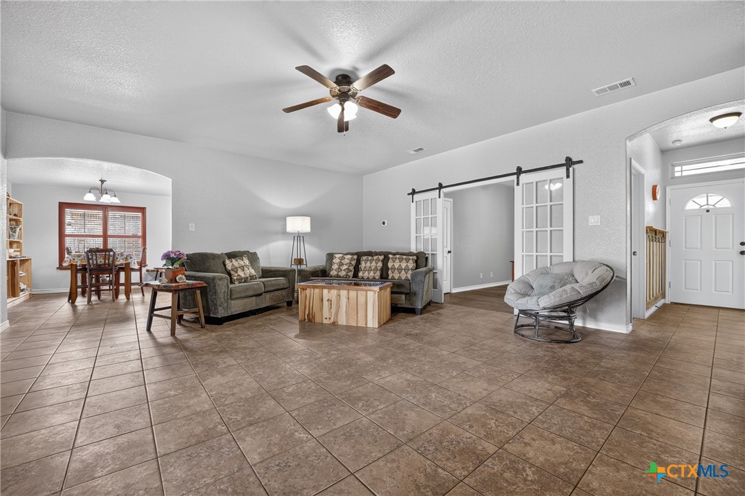 6813 Deorsam Loop Property Photo 13
