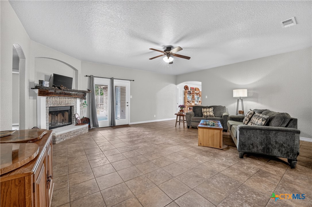 6813 Deorsam Loop Property Photo 17