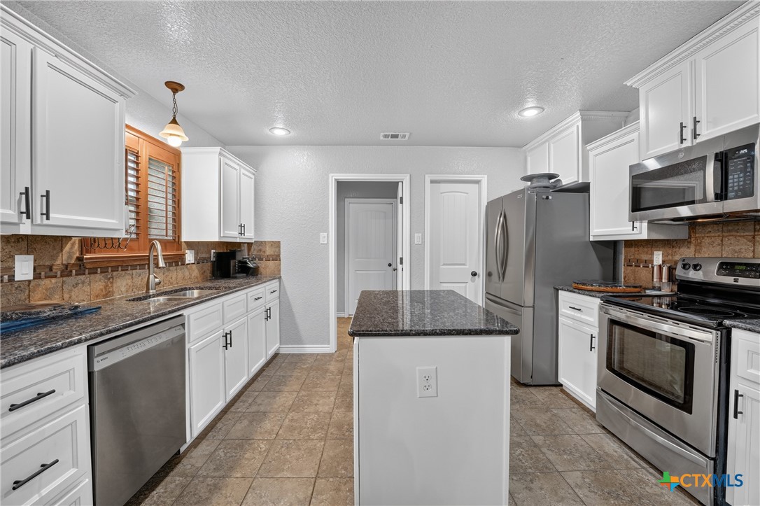 6813 Deorsam Loop Property Photo 19