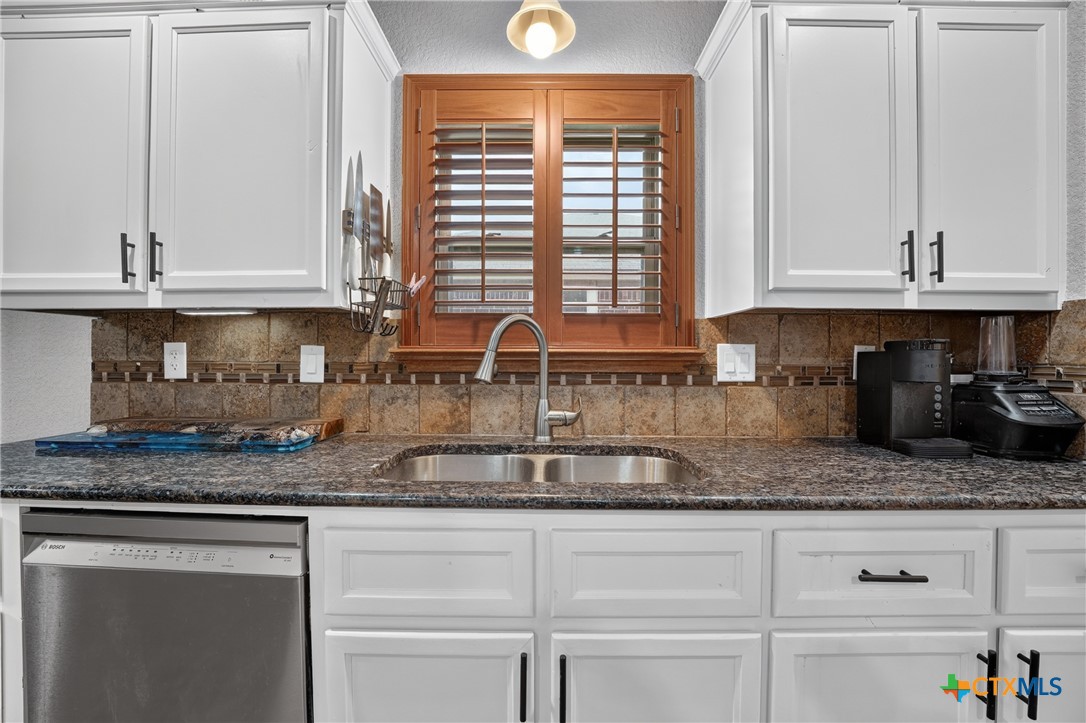 6813 Deorsam Loop Property Photo 22