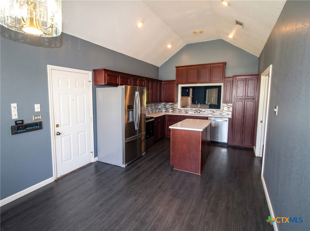 206 Texas Street Property Photo 8