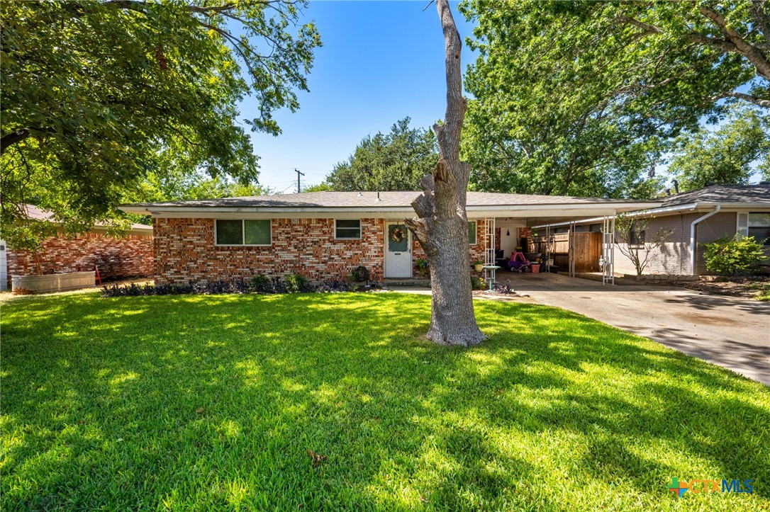 3213 Lawnwood Drive Property Photo 1