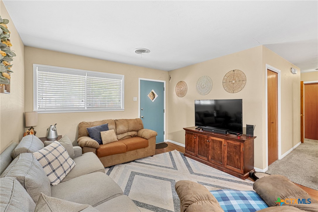 3213 Lawnwood Drive Property Photo 6