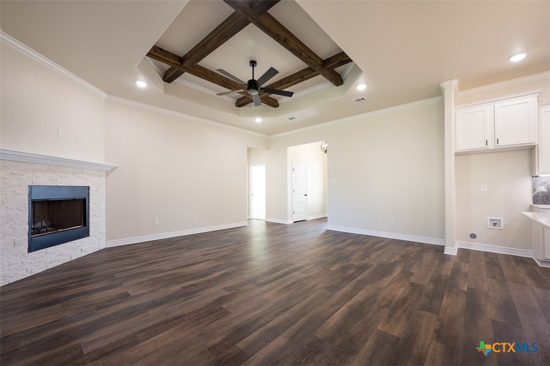 1058 Winchester Drive Property Photo 9