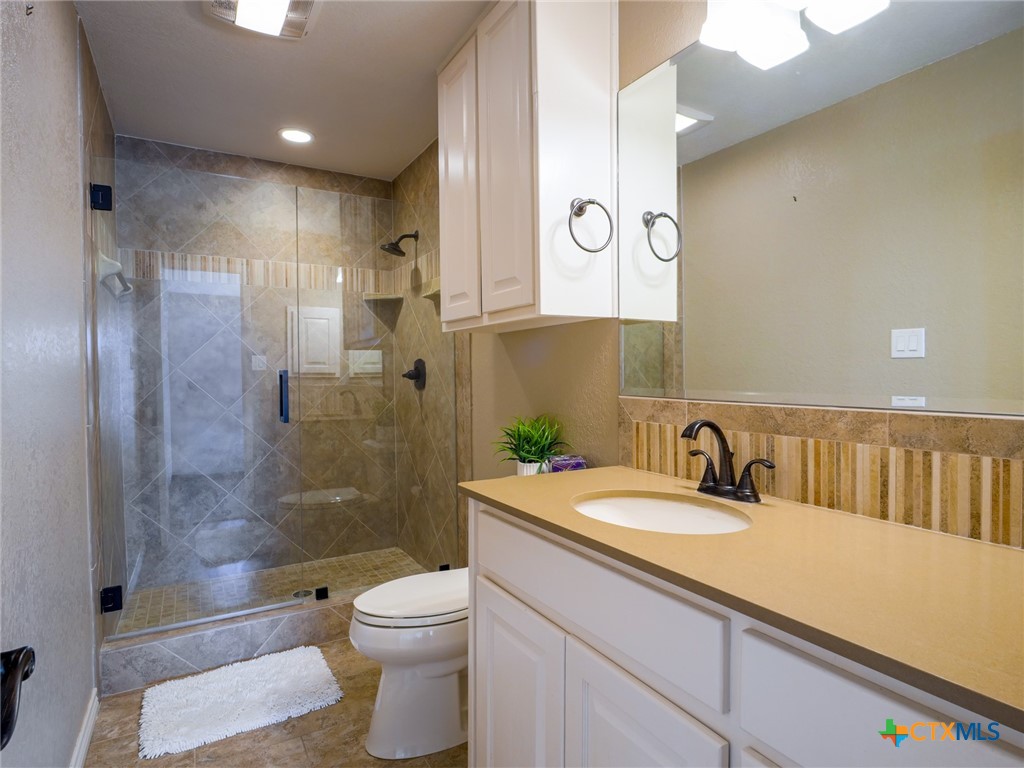 604 Highcrest Drive 722 Property Photo 17