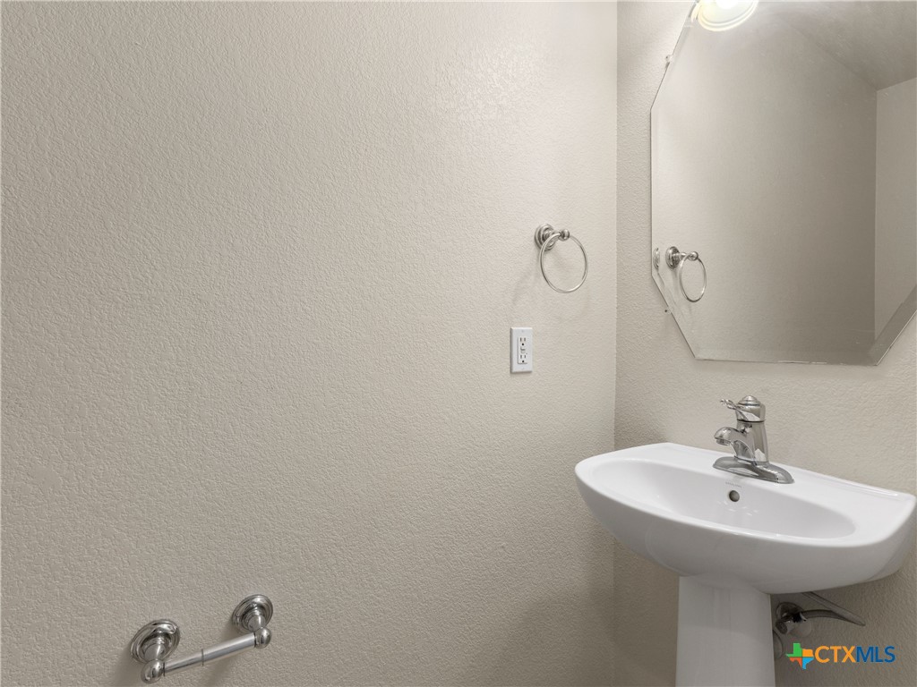 348 King Elder Lane Property Photo 39