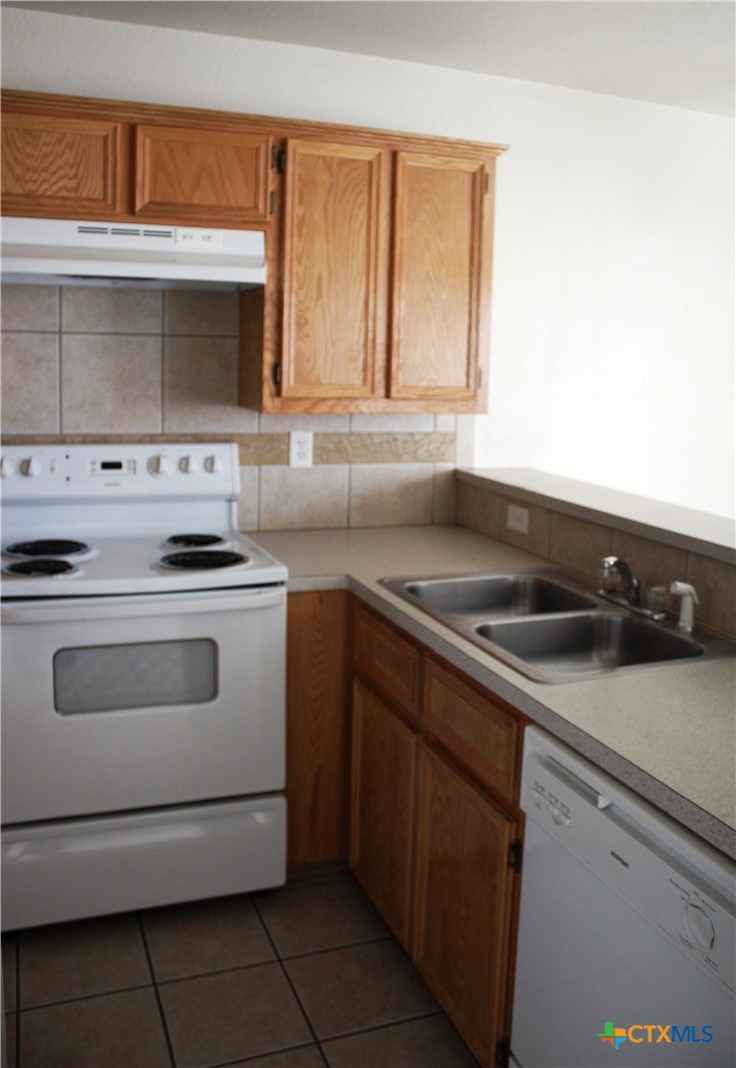 1402 Chips B Property Photo 2