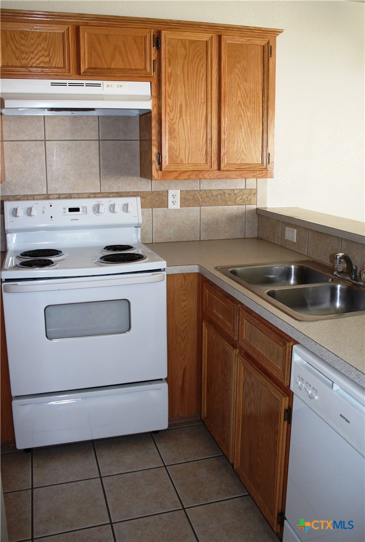 1402 Chips B Property Photo 11