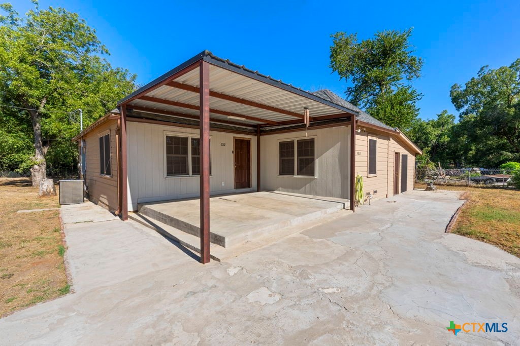5012 Charter Oak Drive Property Photo 5