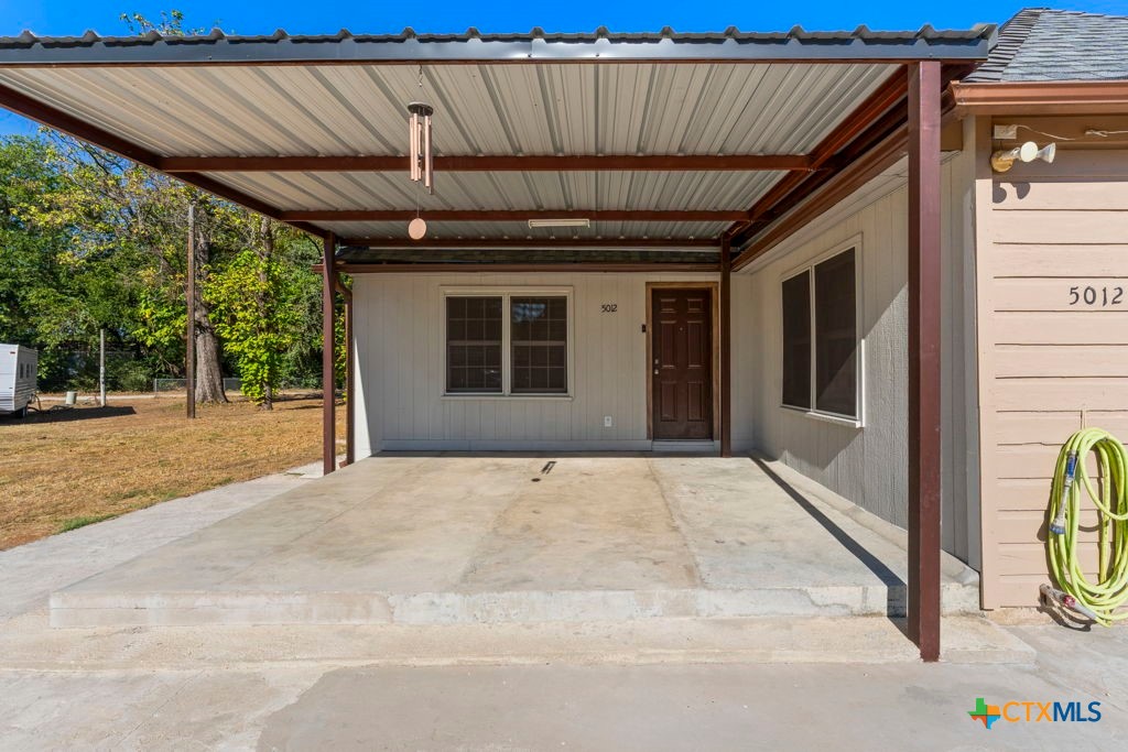 5012 Charter Oak Drive Property Photo 6