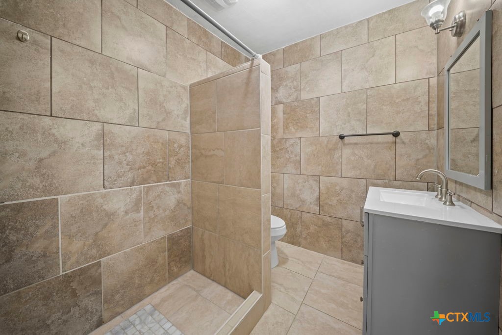 5012 Charter Oak Drive Property Photo 14