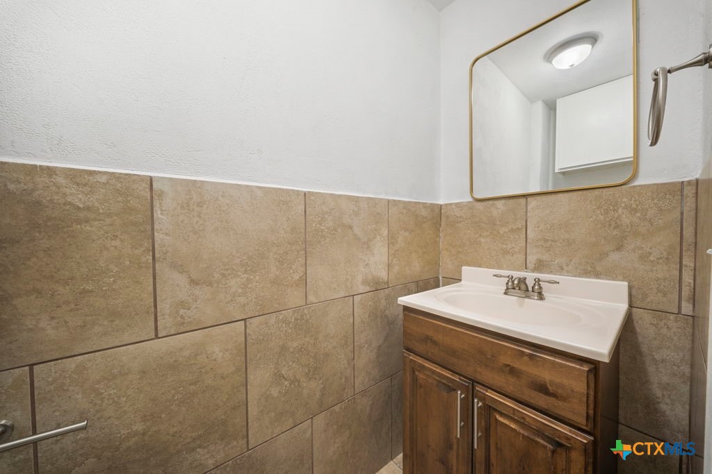 5012 Charter Oak Drive Property Photo 19