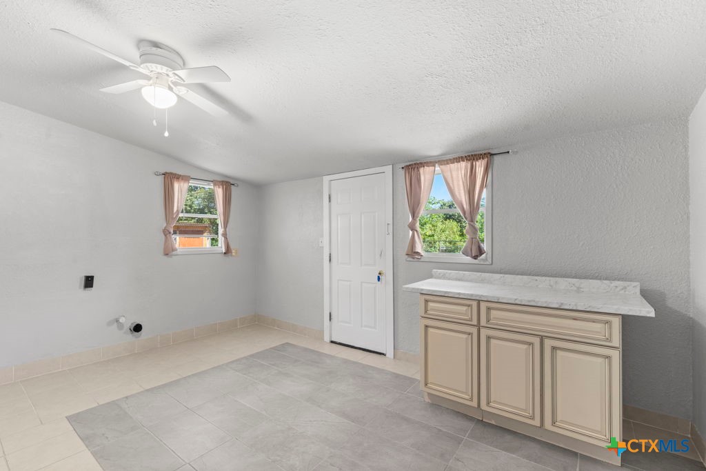 5012 Charter Oak Drive Property Photo 21