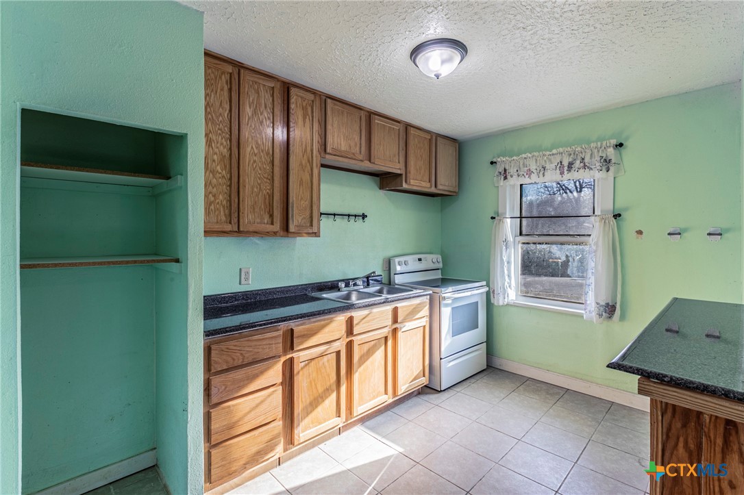 719 Mary Jane Street Property Photo 5