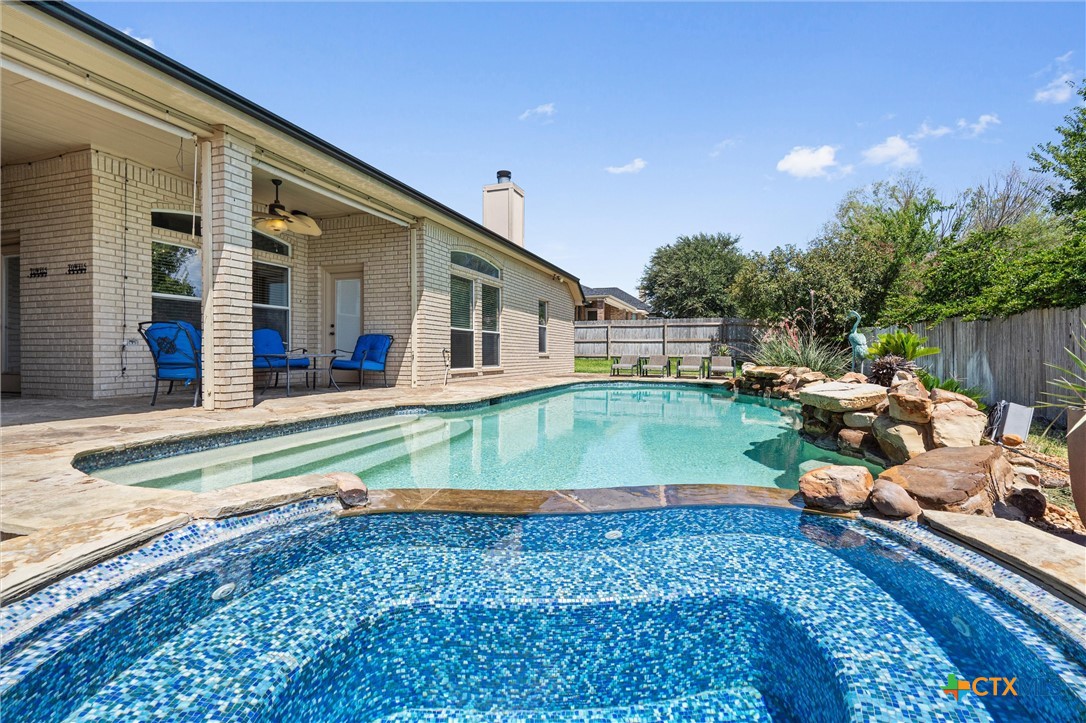 2111 Civet Trail Property Photo 2