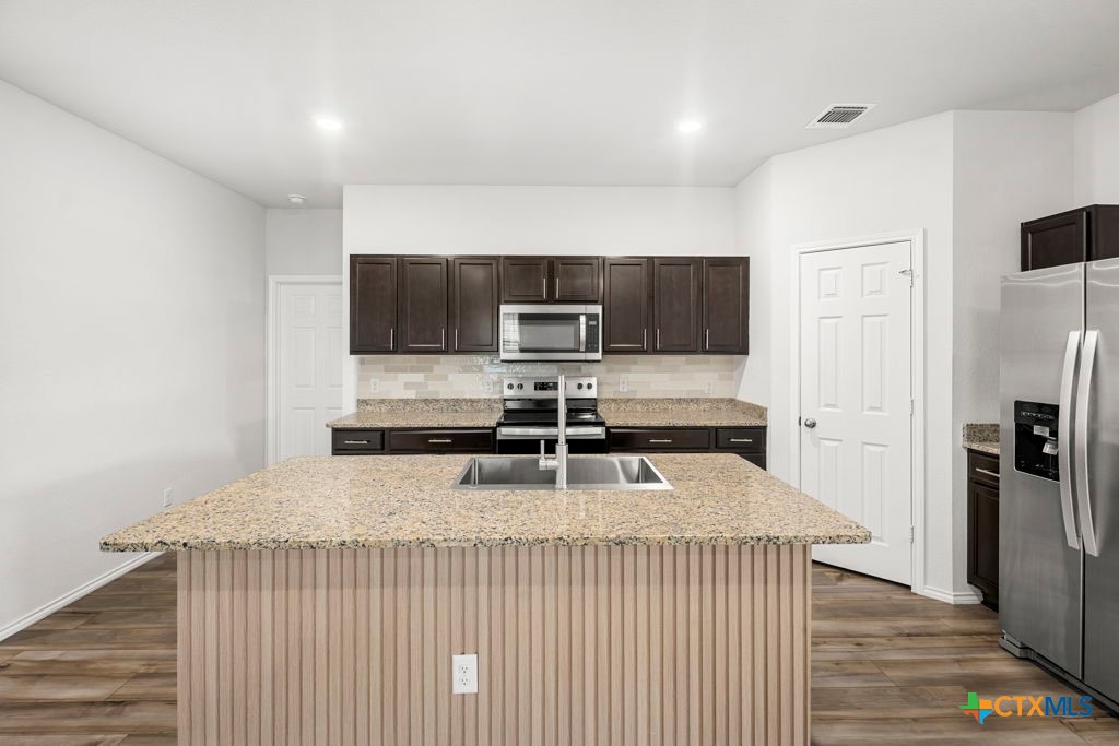 1423 Athan Drive Property Photo 12